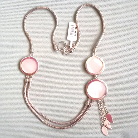 BALI LEGACY WHITE MOTHER OF PEARL CARVED FLOWER NECKLACE - Picture 7 of 9